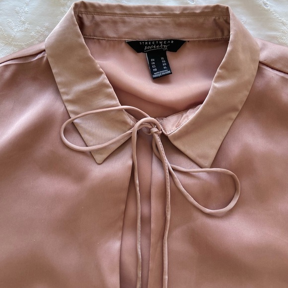 Long Sleeve Top (Size L) - Picture 2 of 3